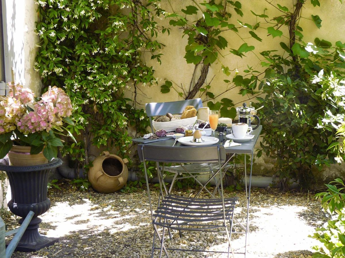 Maison Piloni Bed & Breakfast L'Isle-sur-la-Sorgue Bagian luar foto